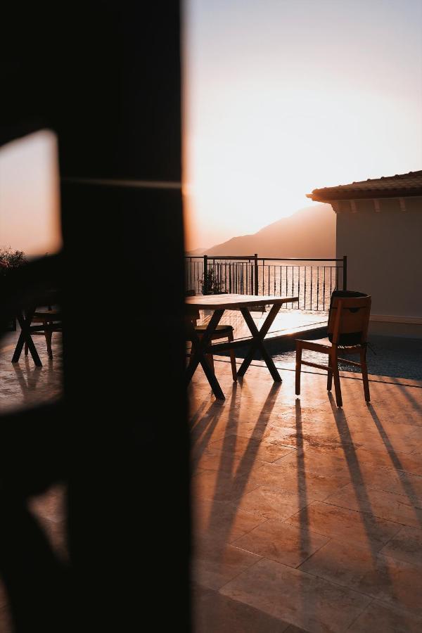 Guemues Yazar Hotel Kaş Exteriör bild